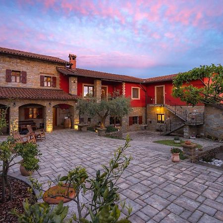 Touristfarm - Apartments "Red Fairytale" Marezige Zewnętrze zdjęcie