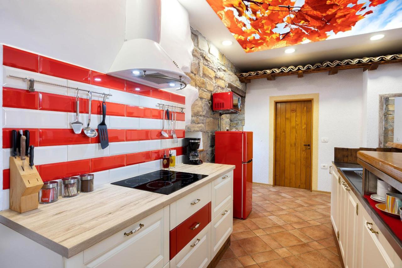 Touristfarm - Apartments "Red Fairytale" Marezige Zewnętrze zdjęcie