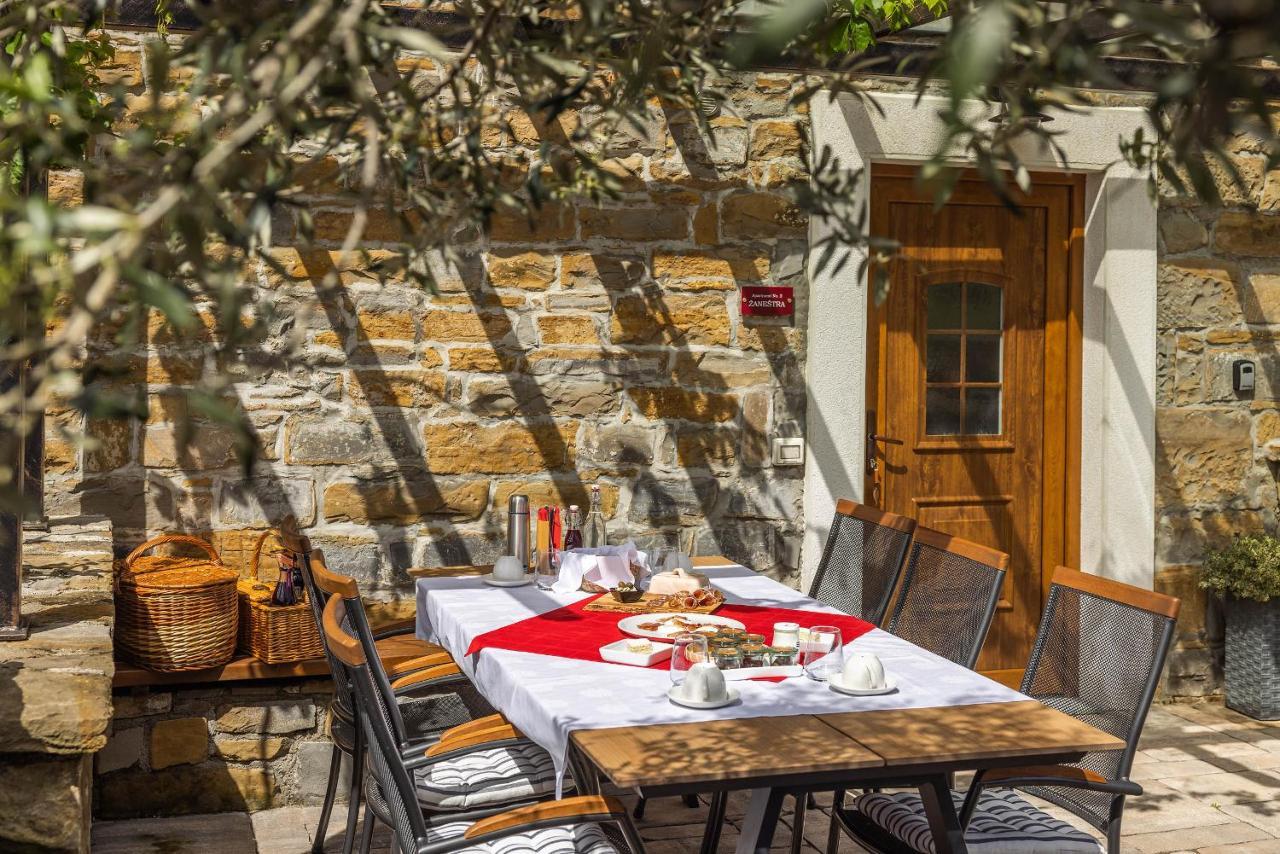 Touristfarm - Apartments "Red Fairytale" Marezige Zewnętrze zdjęcie