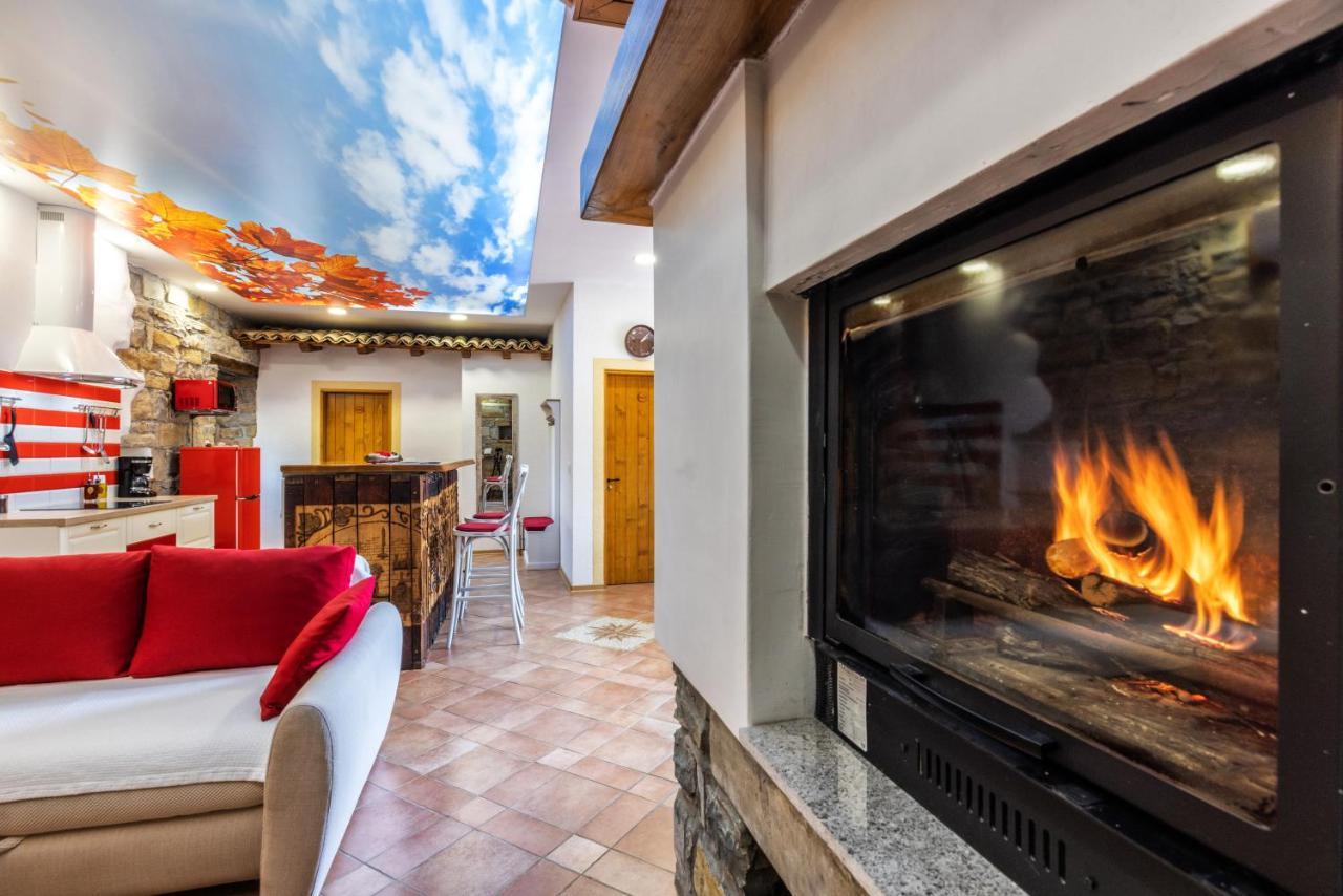 Touristfarm - Apartments "Red Fairytale" Marezige Zewnętrze zdjęcie