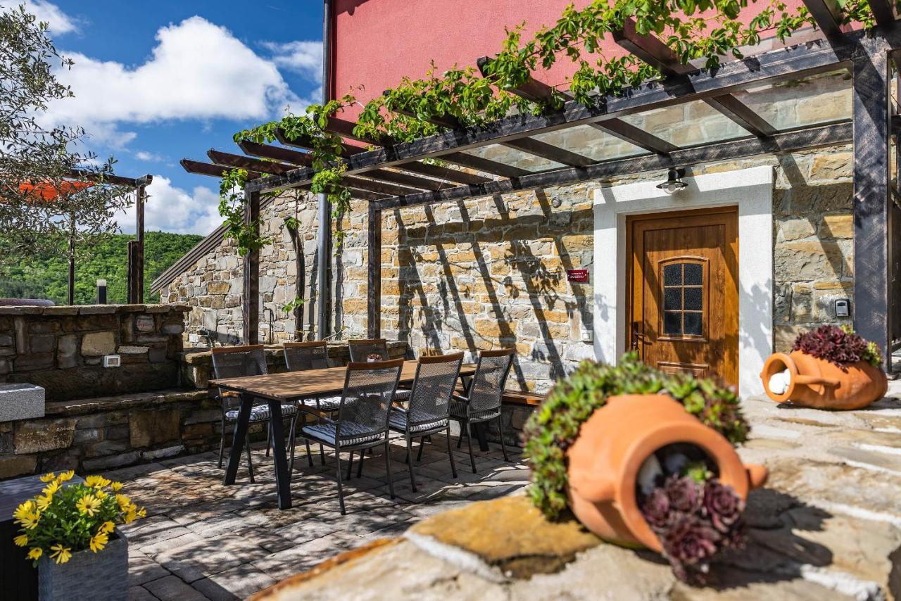 Touristfarm - Apartments "Red Fairytale" Marezige Zewnętrze zdjęcie