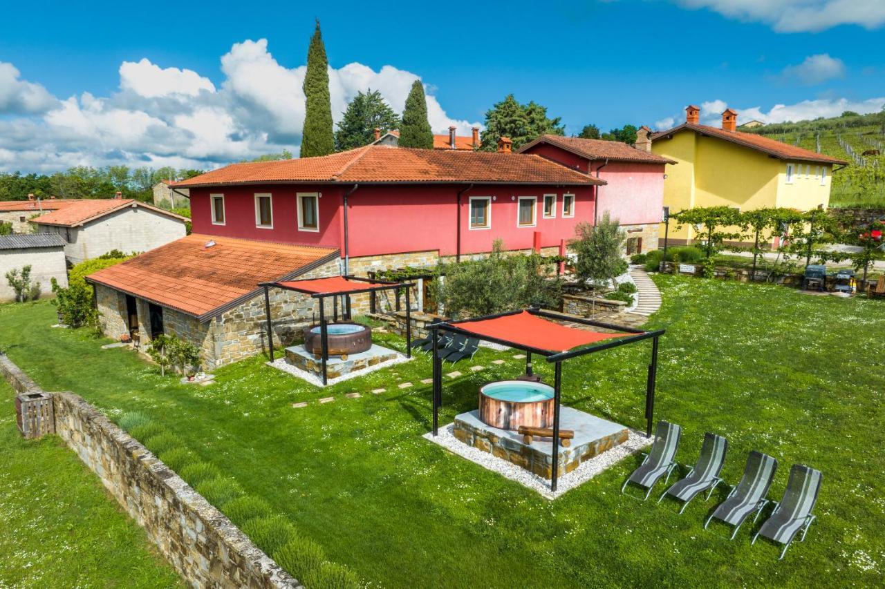 Touristfarm - Apartments "Red Fairytale" Marezige Zewnętrze zdjęcie