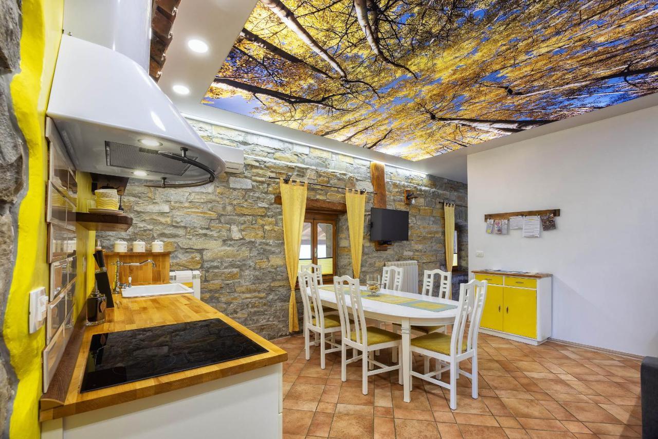 Touristfarm - Apartments "Red Fairytale" Marezige Zewnętrze zdjęcie