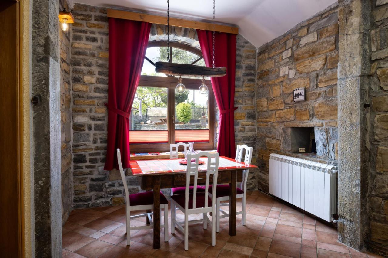 Touristfarm - Apartments "Red Fairytale" Marezige Zewnętrze zdjęcie