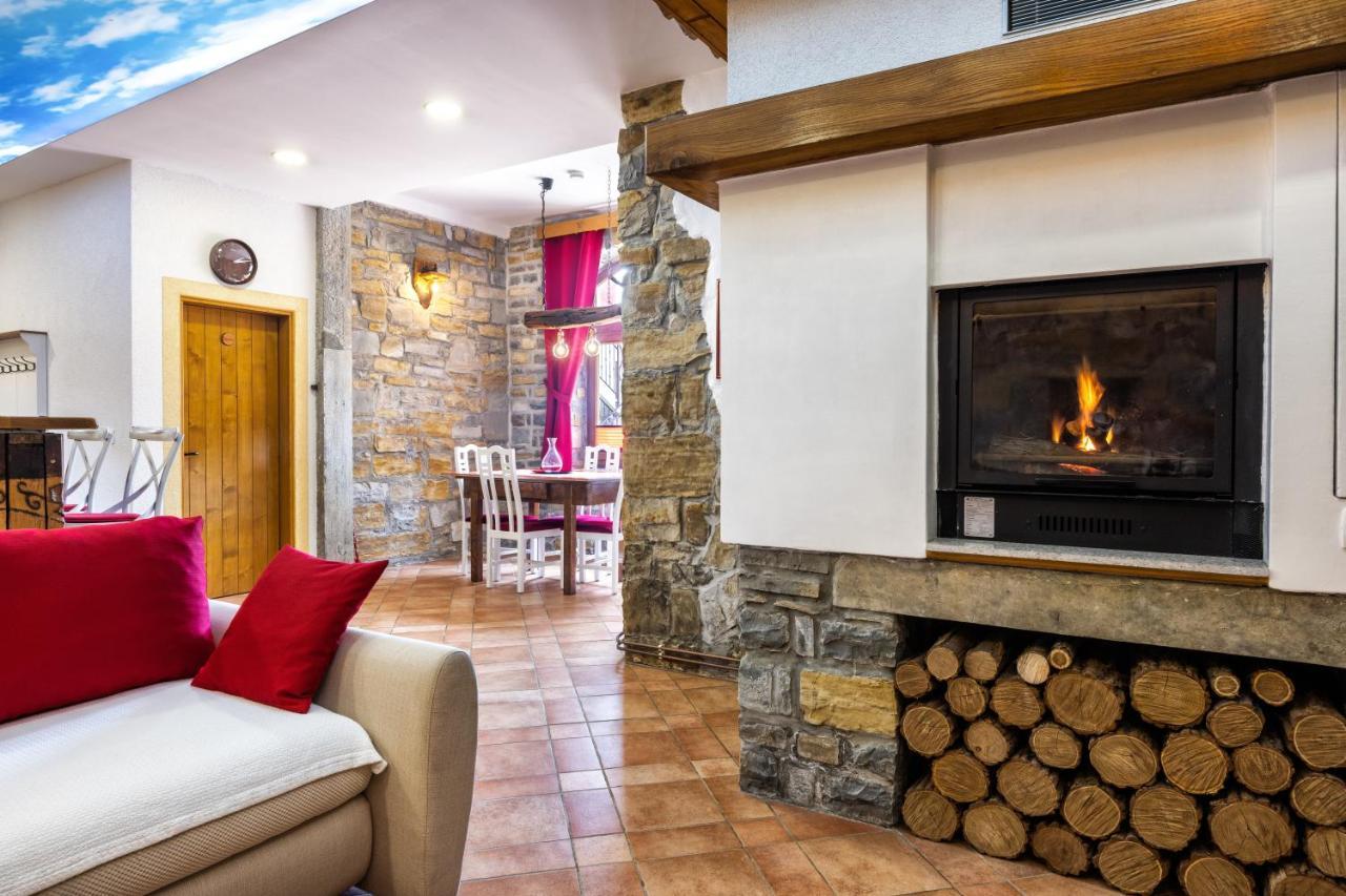 Touristfarm - Apartments "Red Fairytale" Marezige Zewnętrze zdjęcie