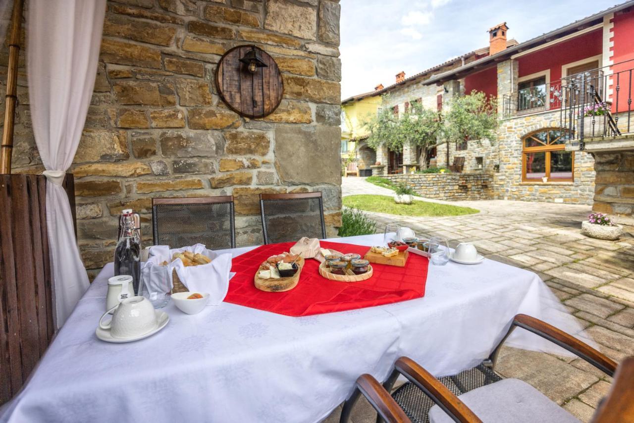 Touristfarm - Apartments "Red Fairytale" Marezige Zewnętrze zdjęcie