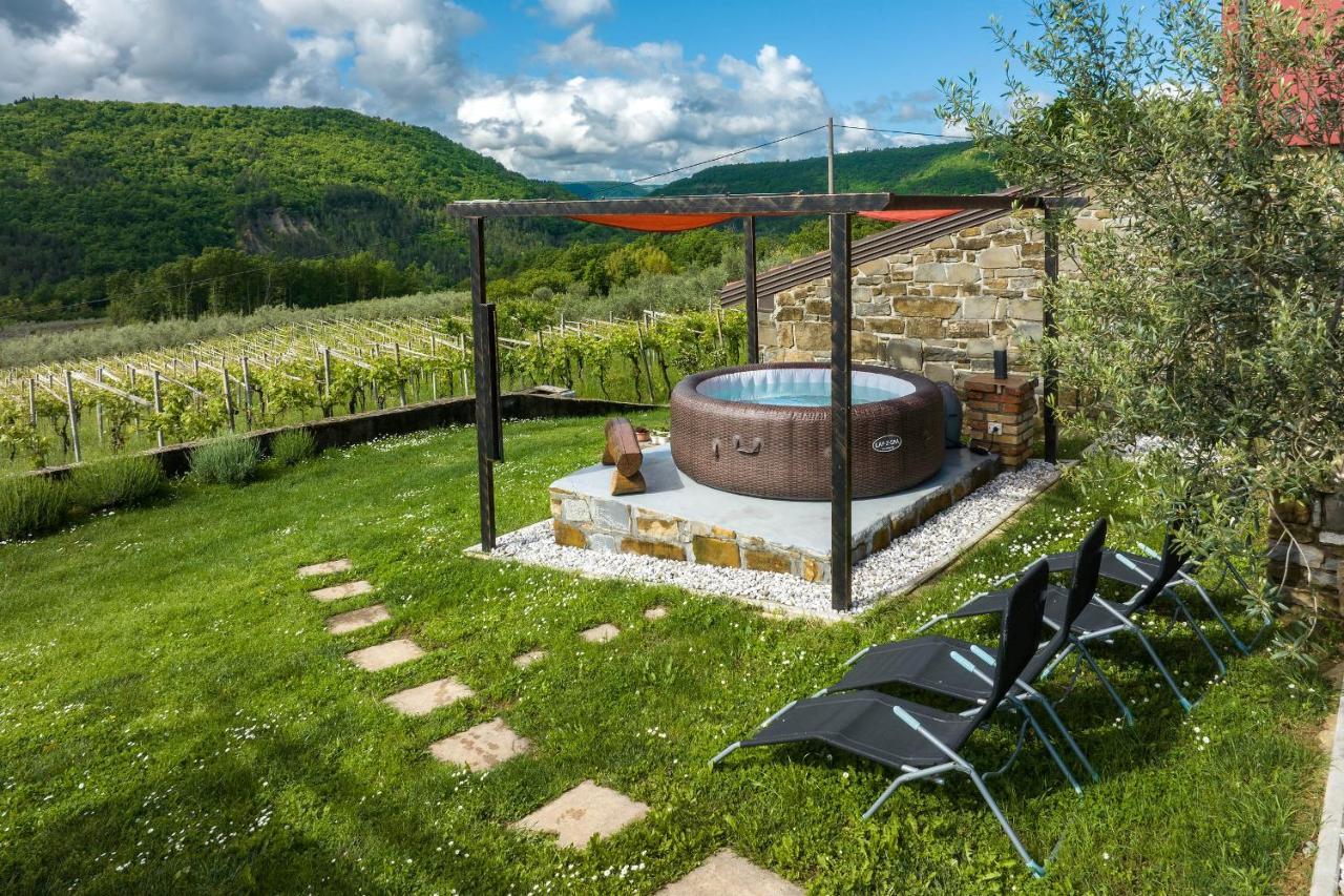 Touristfarm - Apartments "Red Fairytale" Marezige Zewnętrze zdjęcie
