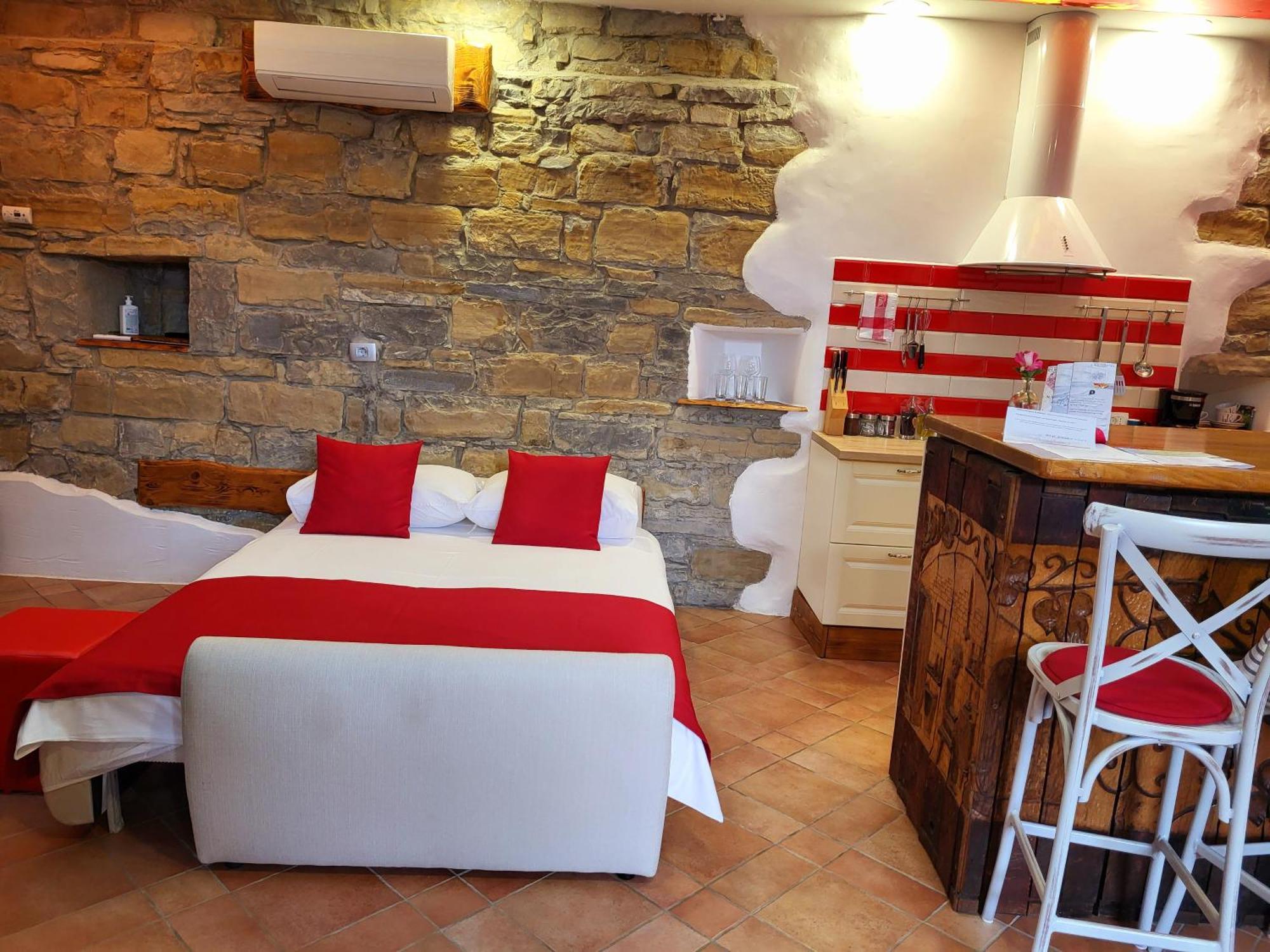 Touristfarm - Apartments "Red Fairytale" Marezige Zewnętrze zdjęcie