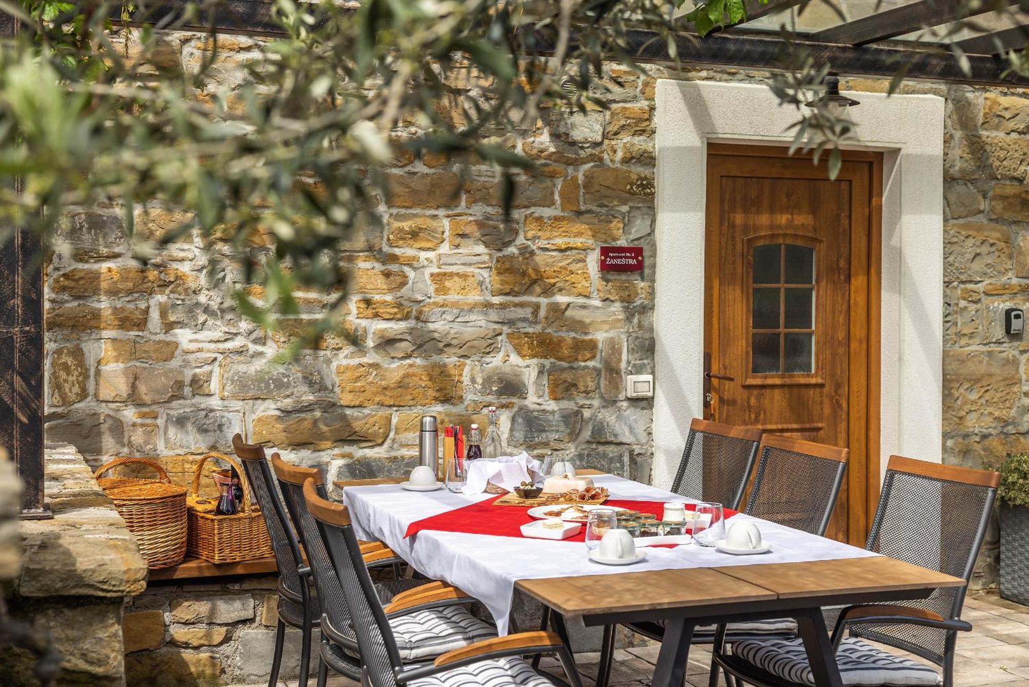 Touristfarm - Apartments "Red Fairytale" Marezige Pokój zdjęcie